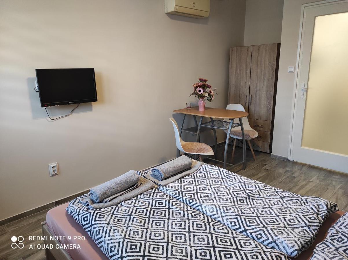 Desi Apartman Kaposvár Eksteriør bilde